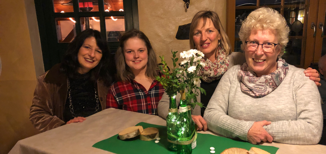 Geburtstagsparty mit Leckereien und Livemusik
